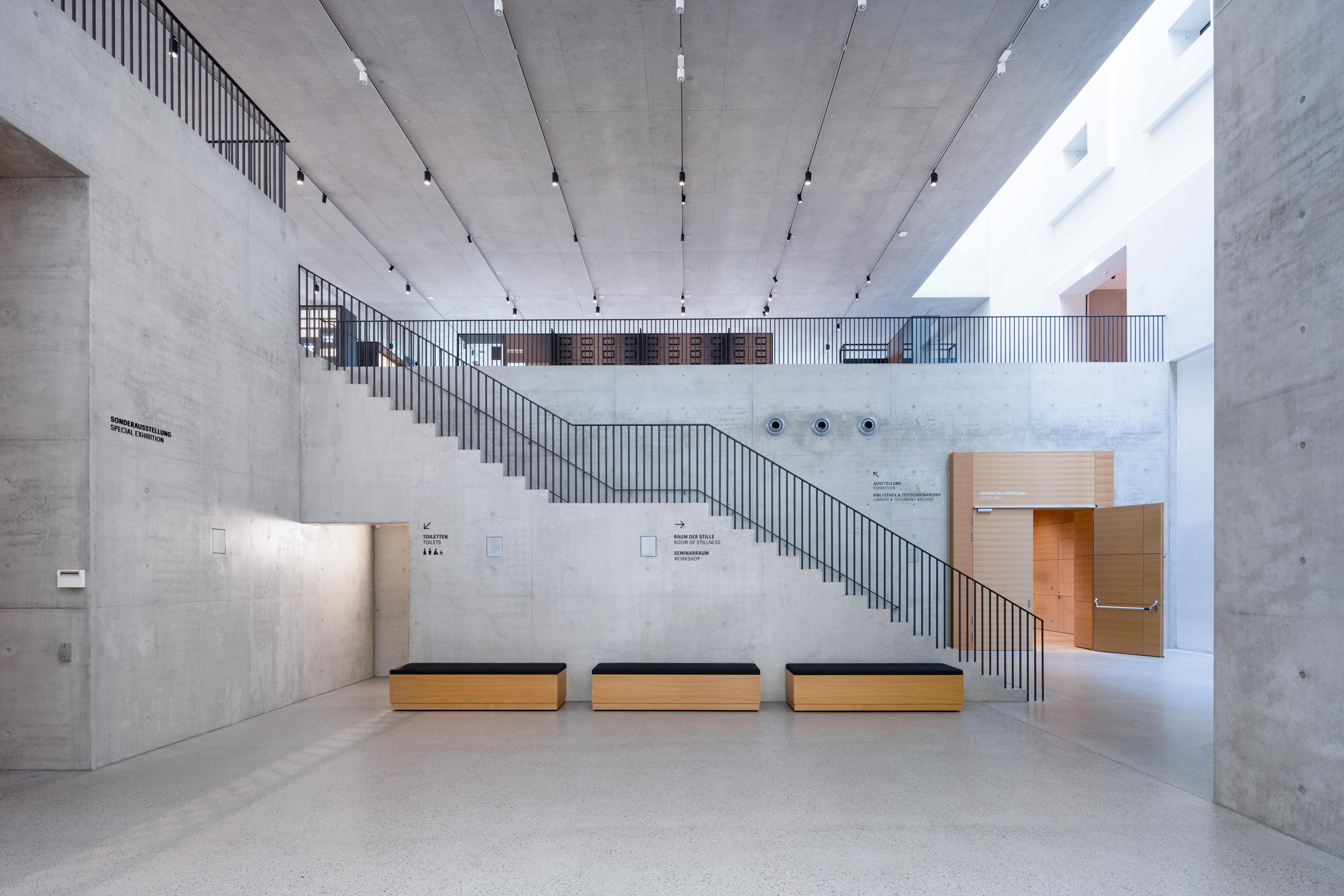 Das Foyer mit Blick in das erste Obergeschoss