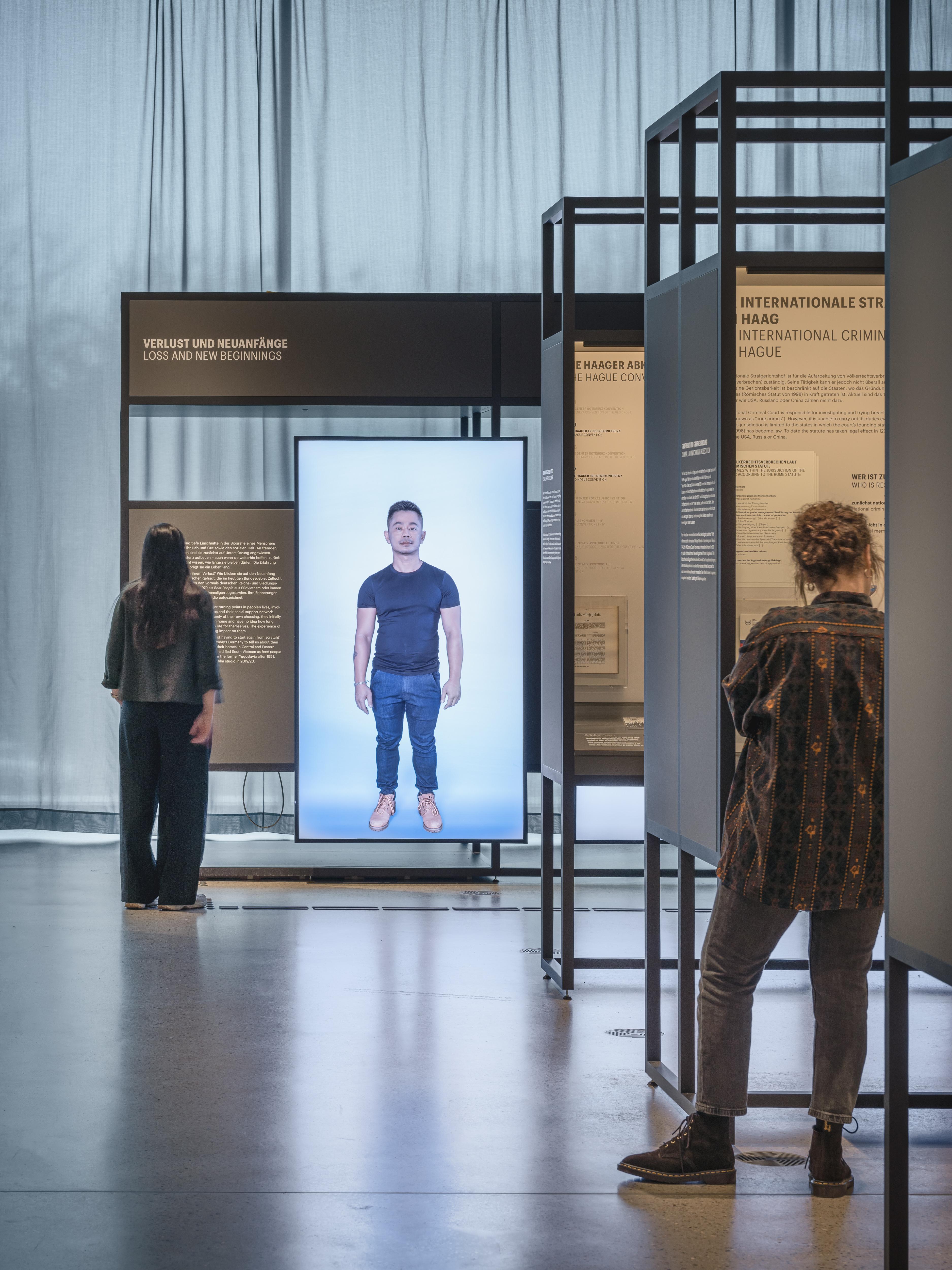 AUSSTELLUNG AUSSTELLUNG