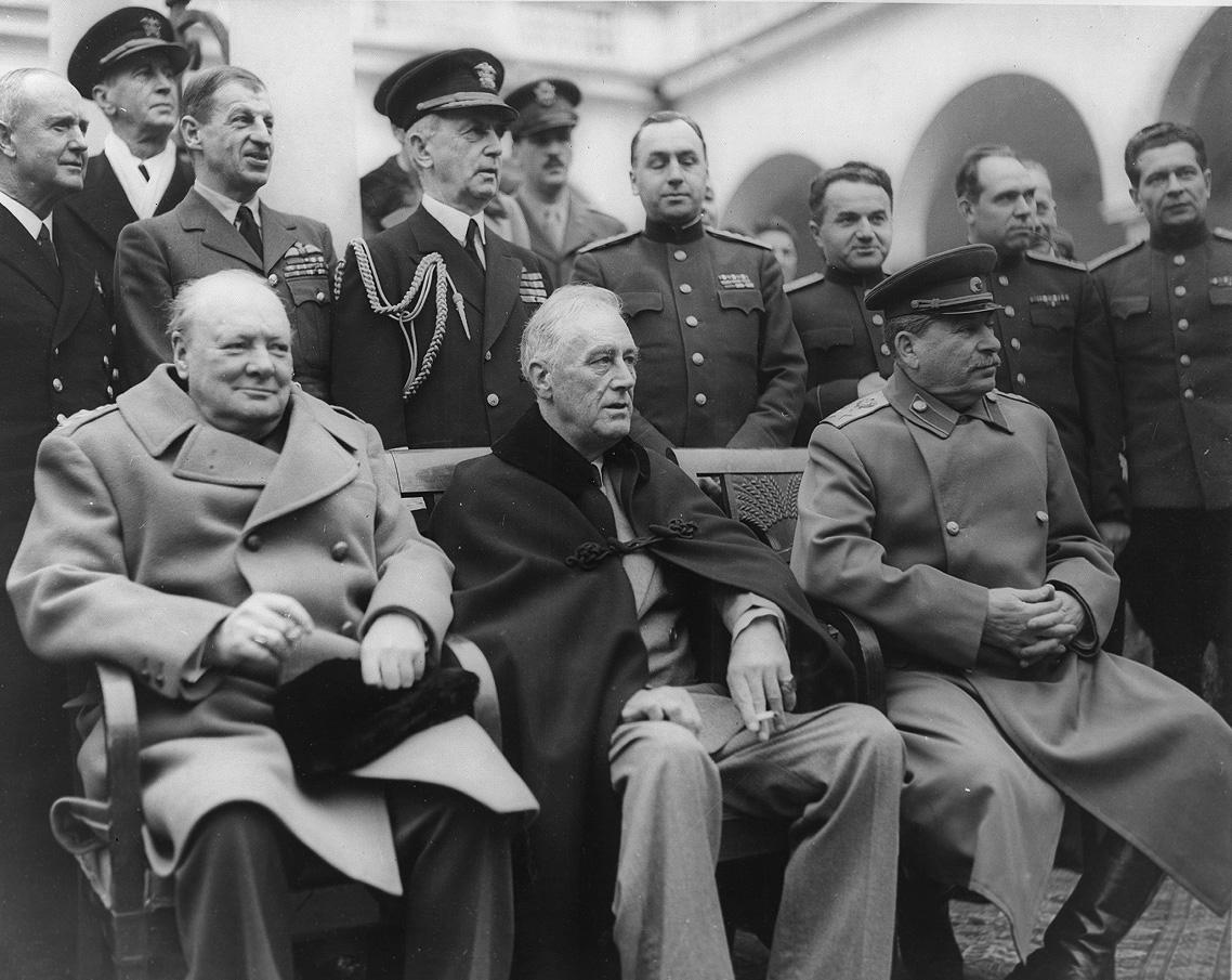 Im Februar 1945 treffen sich Stalin, Roosevelt und Churchill in Jalta, um die Nachkriegsordnung Europas zu beraten. 