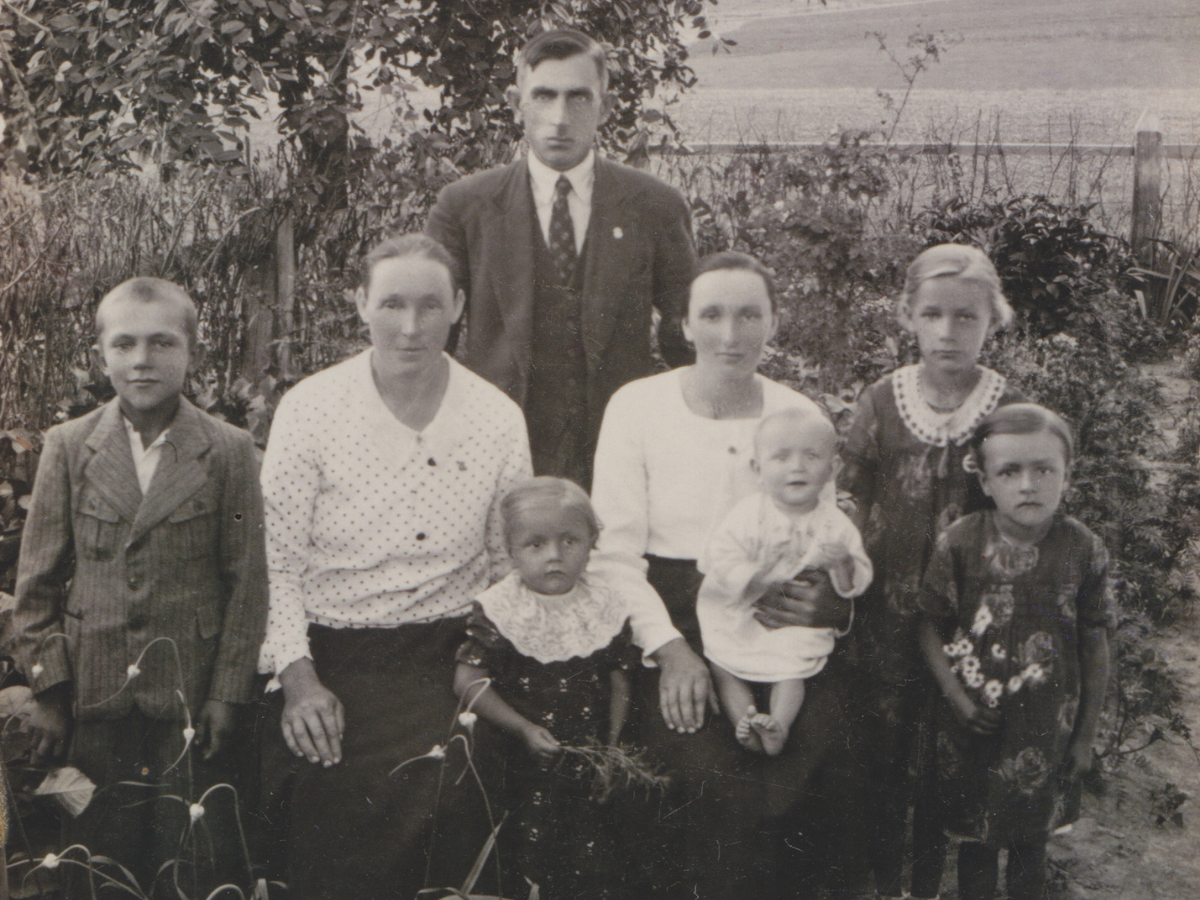 Mit einem Pferdewagen fliehen sie 1945 nach Torgau. Doch die Flüchtlinge werden nicht willkommen geheißen. „Flüchtlinge waren damals nicht beliebt, und sind es leider noch immer“, so Frieda.