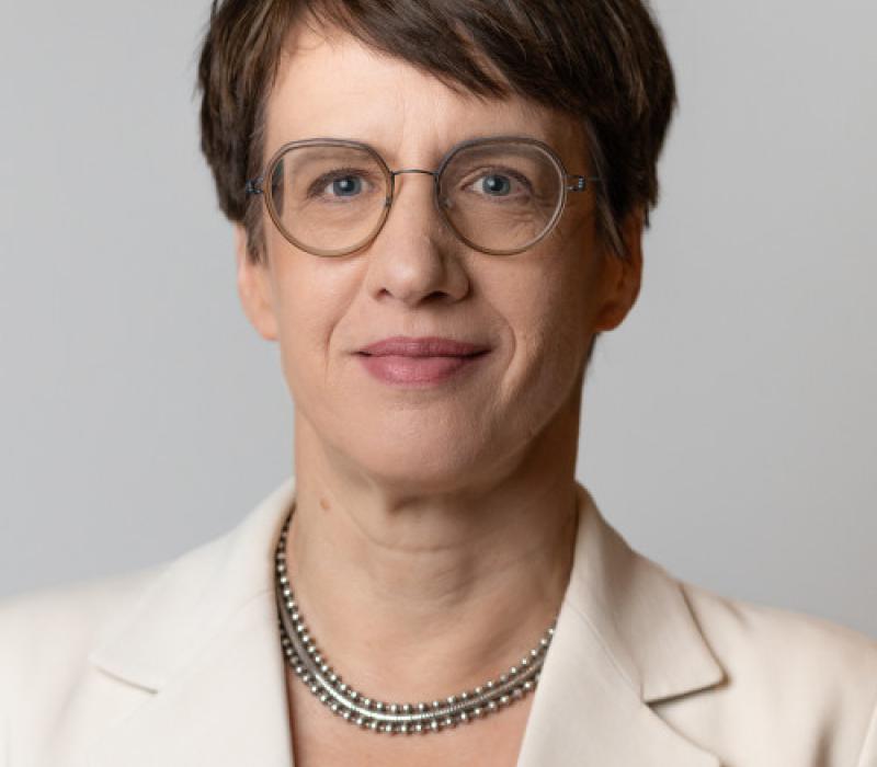 Dr. Gundula Bavendamm