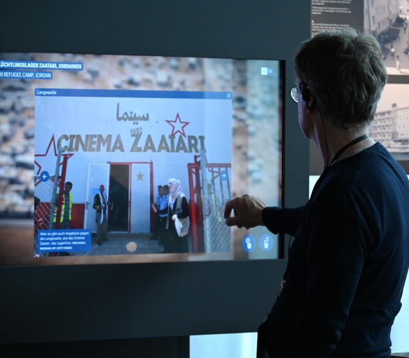 Arriving in a foreign Homeland  – Displacement and Expulsion through the Lens of personal Stories